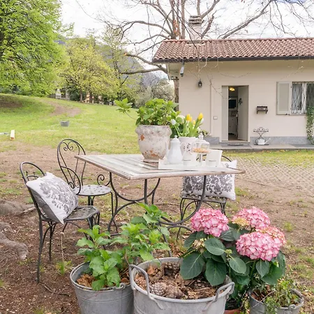 Bnbook Maison Charlotte Maggiore Apartman Porto Valtravaglia