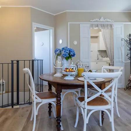 Bnbook Maison Charlotte Cottage Bosco Apartment *