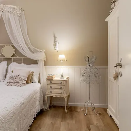 Bnbook Maison Charlotte Cottage Bosco Daire *