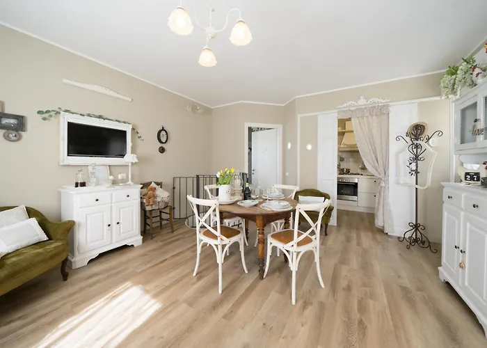 Bnbook Maison Charlotte Maggiore Lägenhet Porto Valtravaglia